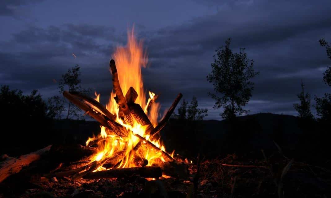 Rozpalanie ognisk w Łańcucie: Przestrzegaj zasad i korzystaj z letnich wieczorów
